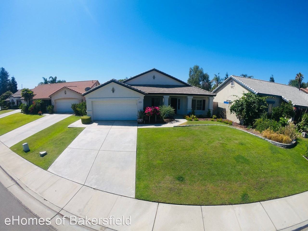 8419 Northshore Dr - Photo 2 of 35
