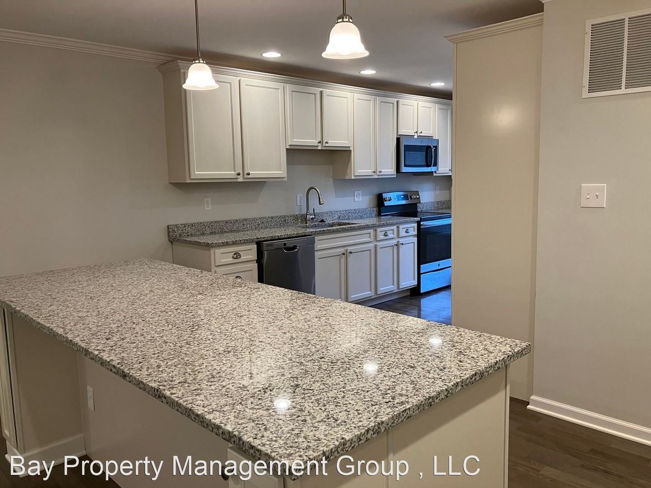1221 Kirby Cir - Photo 3 of 21