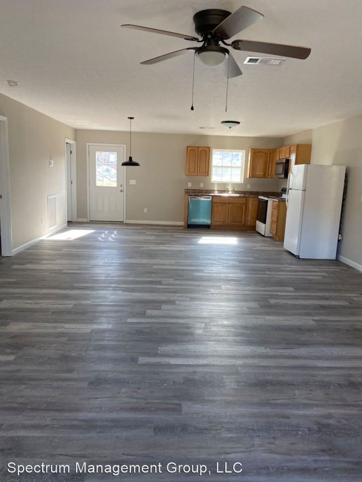 3317 Parker Blvd - Photo 3 of 7