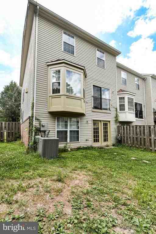 13100 Watchwood Ln - Photo 2 of 33
