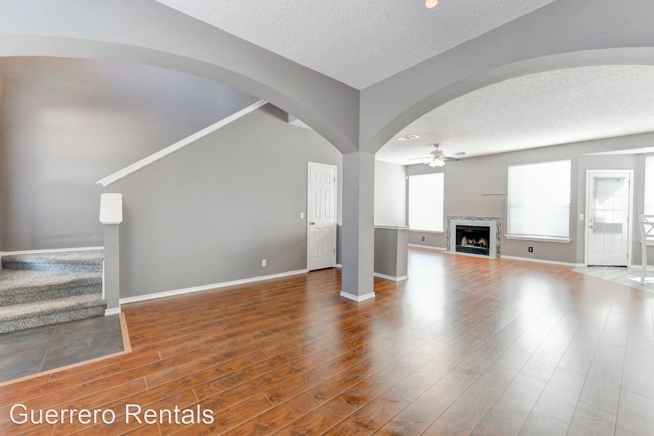 16913 Langland Rd - Photo 3 of 20