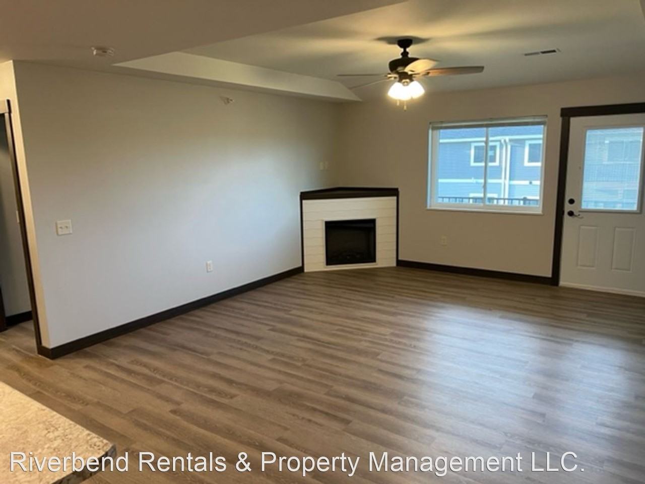 220 & 222 Independence Dr - Photo 3 of 20