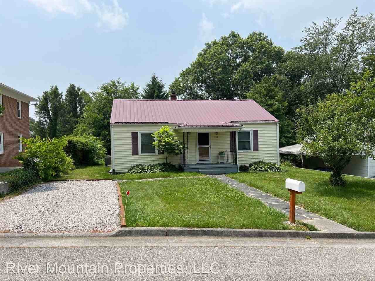 1112 Kentwood Dr - Photo 2 of 22