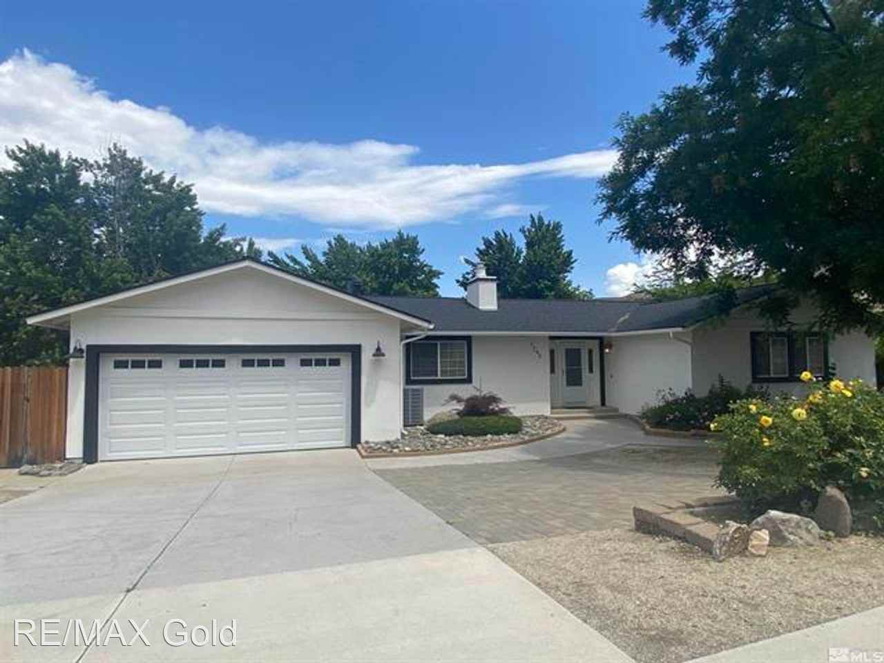7245 Pembroke Dr - Photo 2 of 14