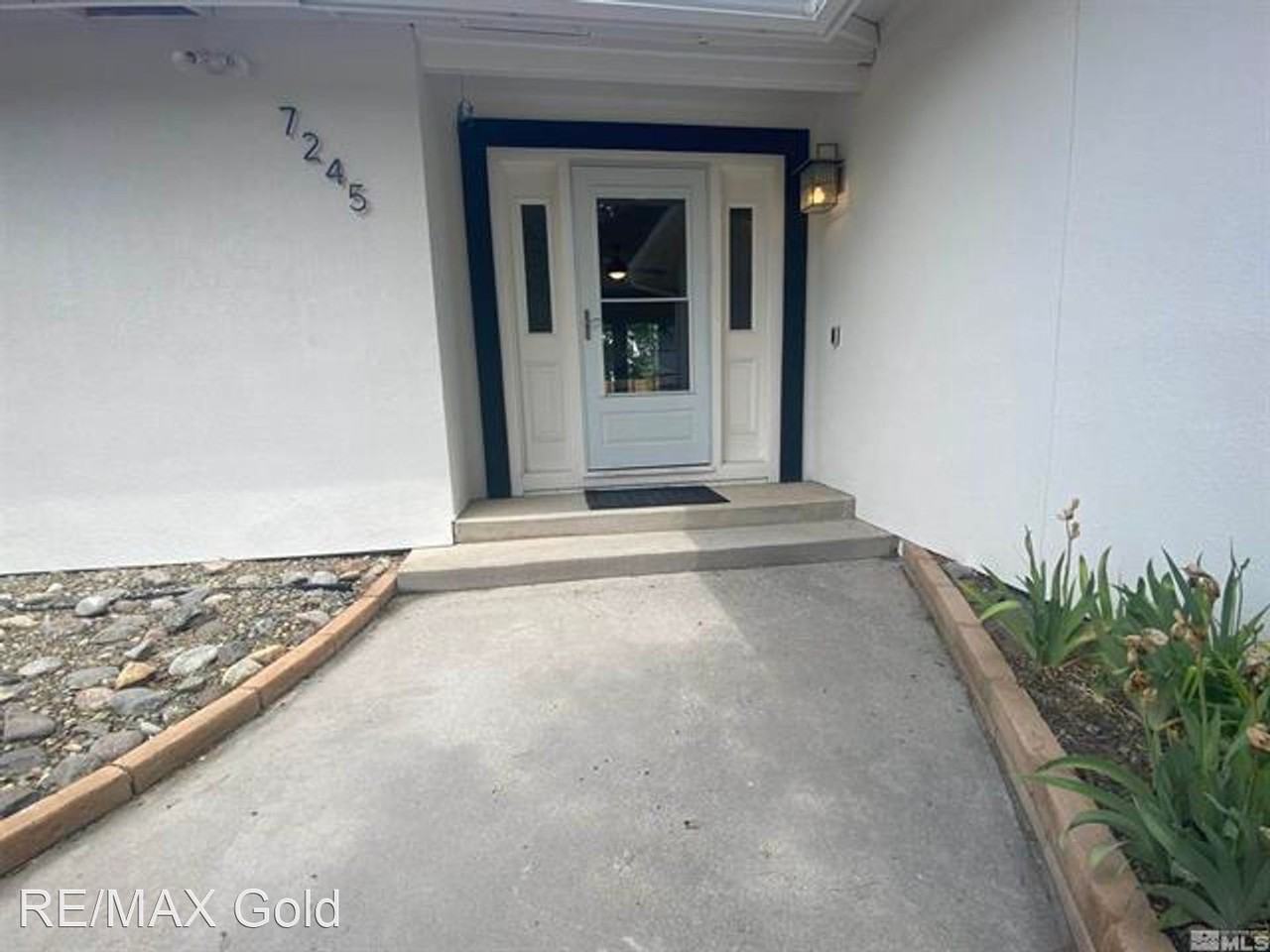 7245 Pembroke Dr - Photo 3 of 14