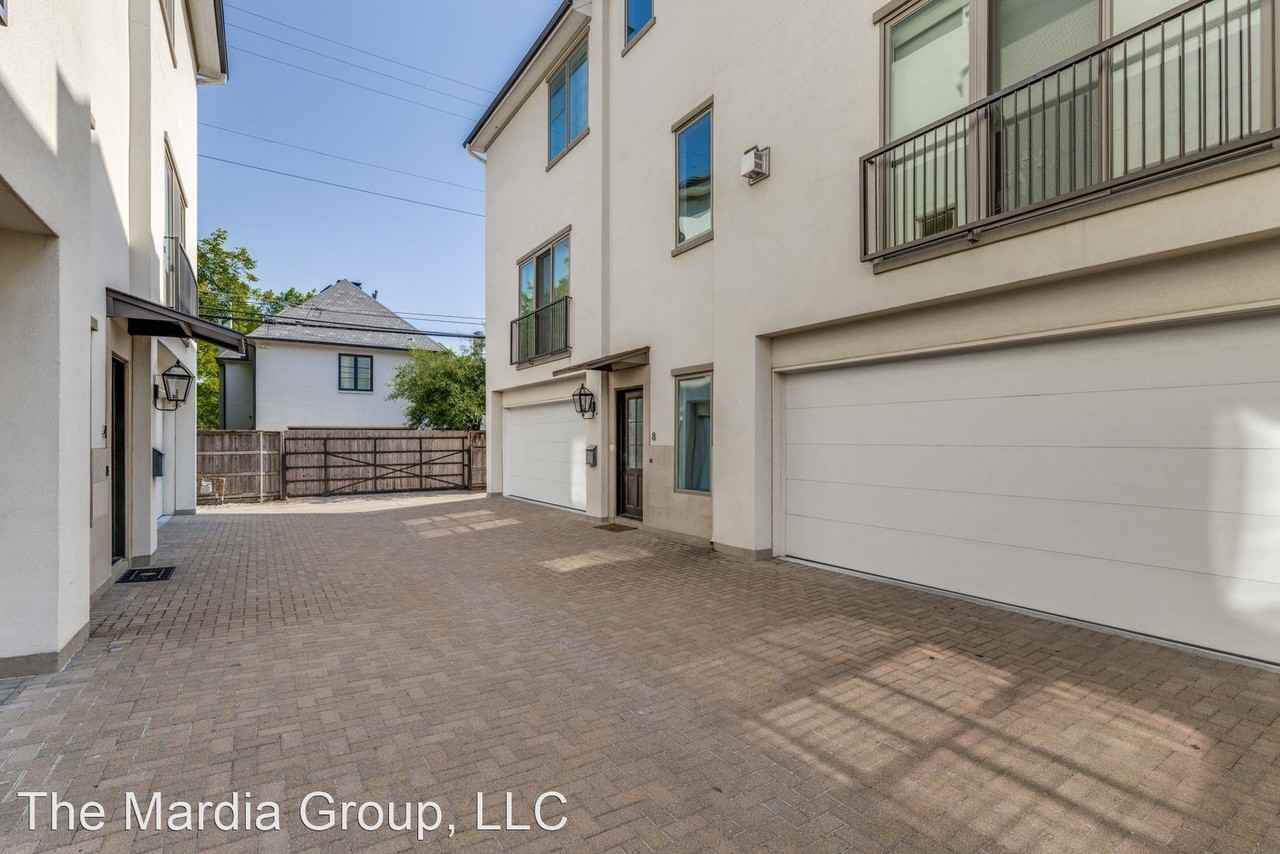 3515 Normandy Ave #8 - Photo 3 of 25