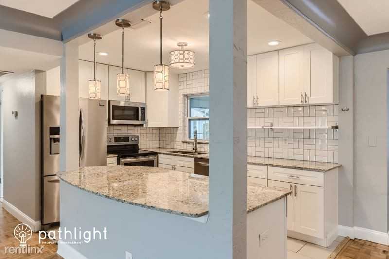 2434 65th St N - Photo 3 of 17