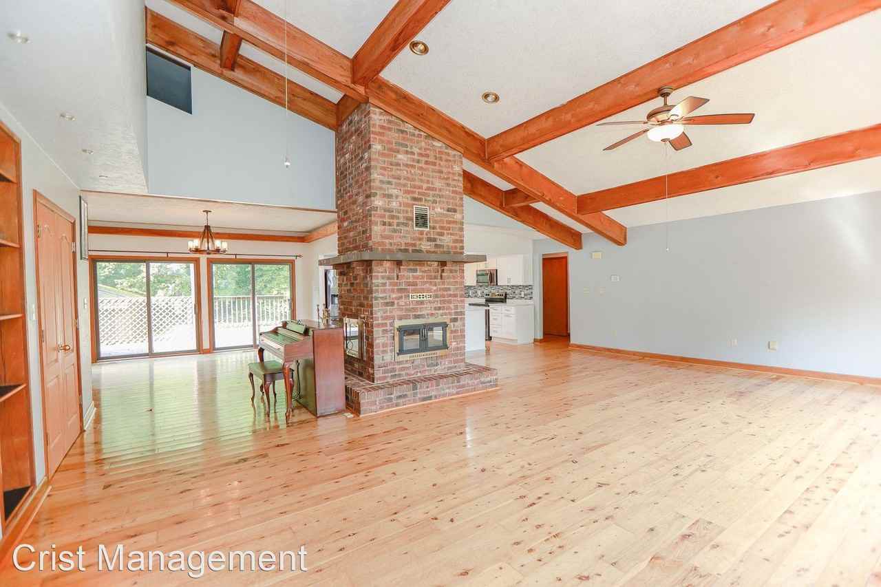 24192 Twin Cir - Photo 3 of 50