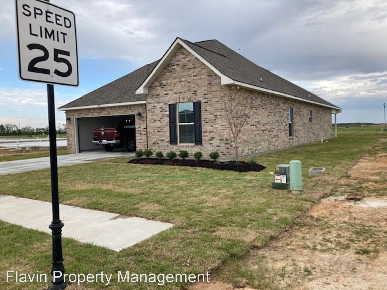 4487 Lakes Edge Dr - Photo 2 of 14