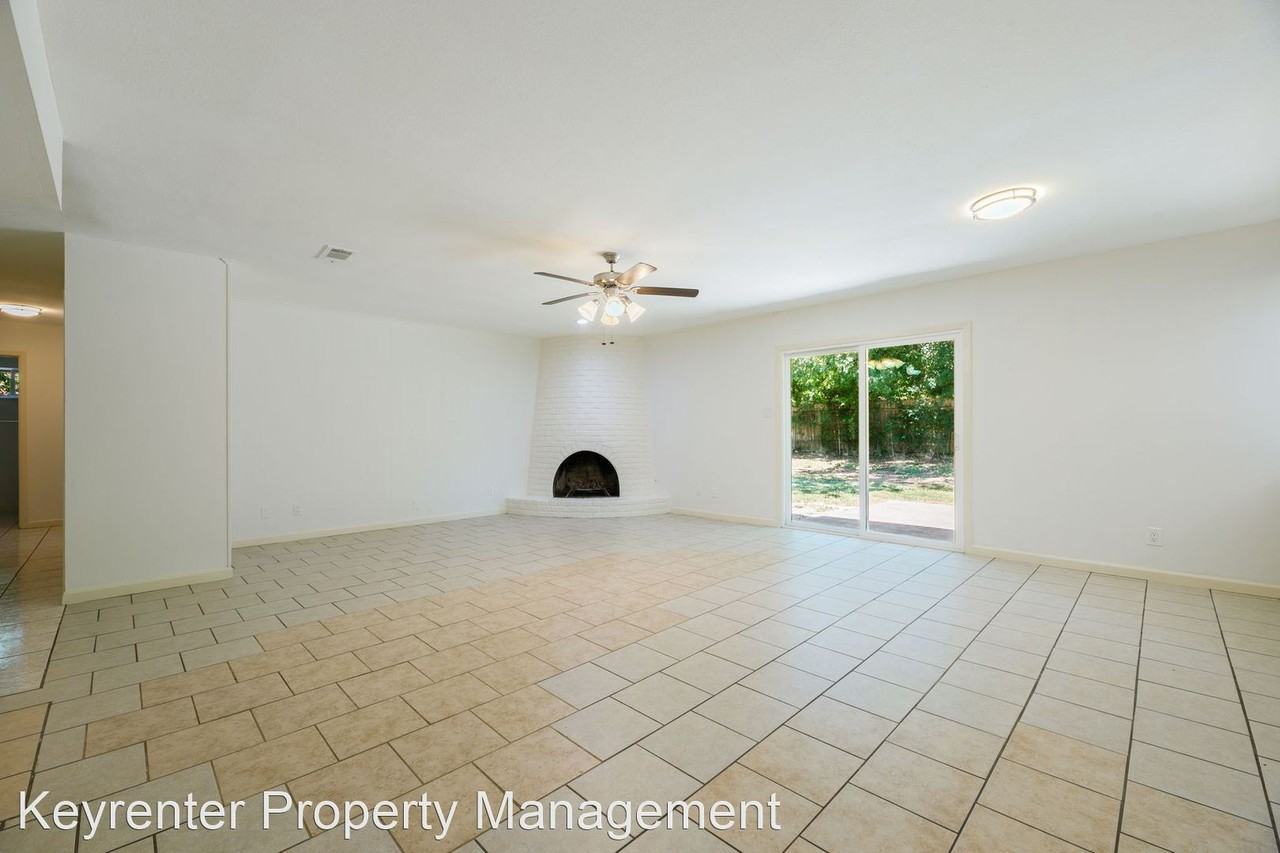 7111 Geneva Cir - Photo 2 of 46