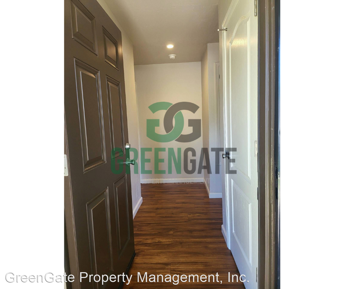 1318 Suzanne Ave - Photo 3 of 45