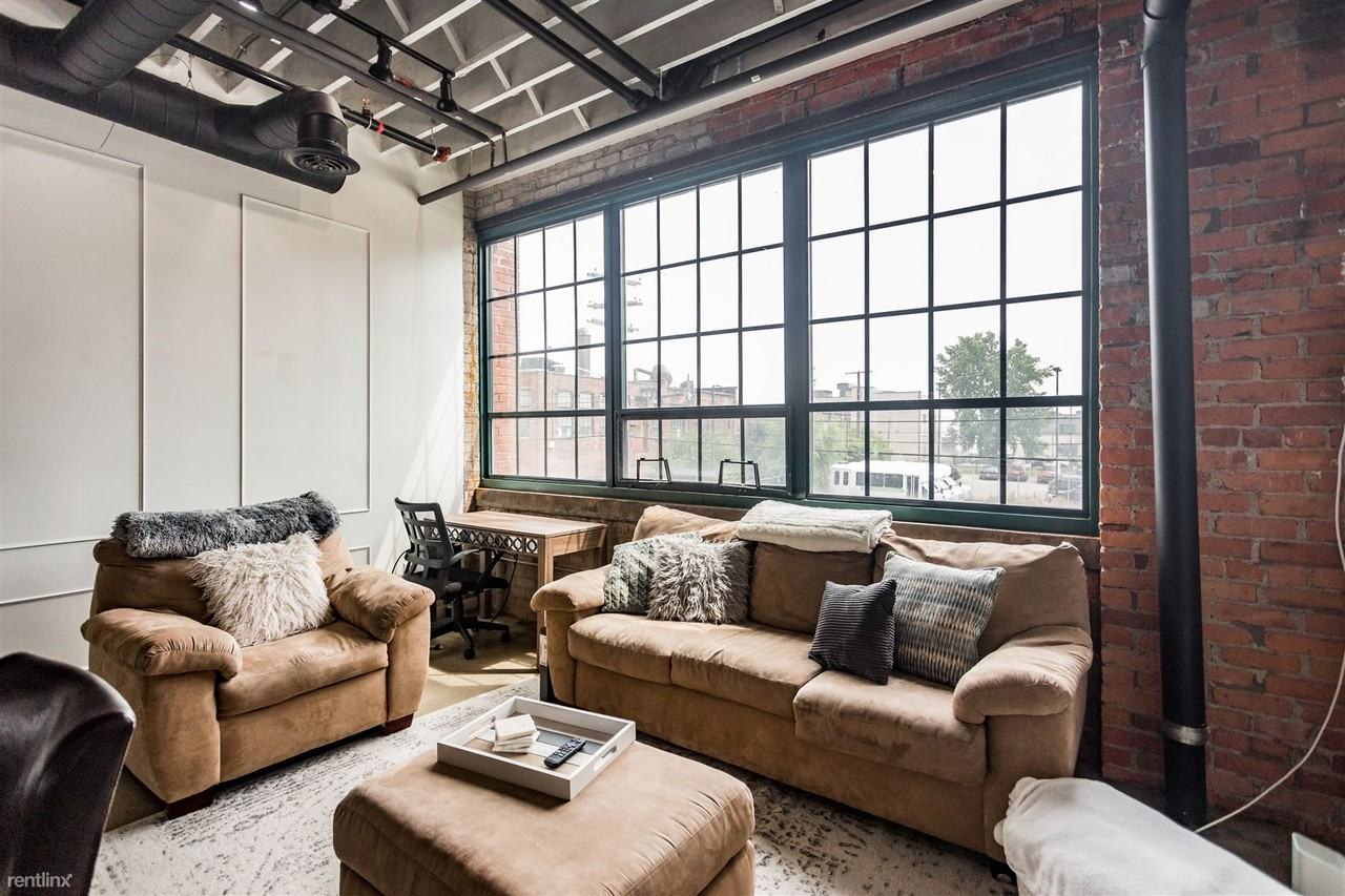 2987 Franklin St - Photo 3 of 10