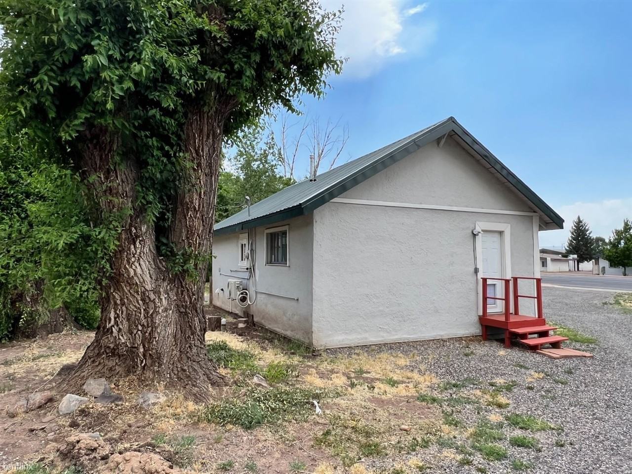 304 S Mountain Ave - Photo 3 of 9