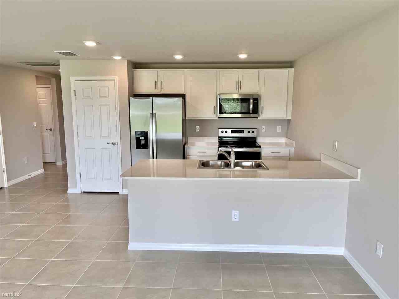 9018 Justice Cir - Photo 2 of 18