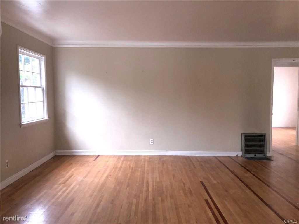 1901 Hanford Dr - Photo 3 of 10