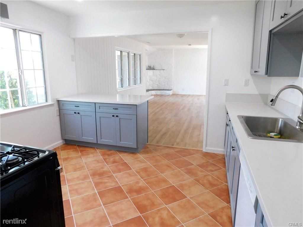 16631 Holton St - Photo 2 of 10