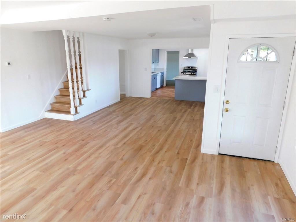 16631 Holton St - Photo 3 of 10