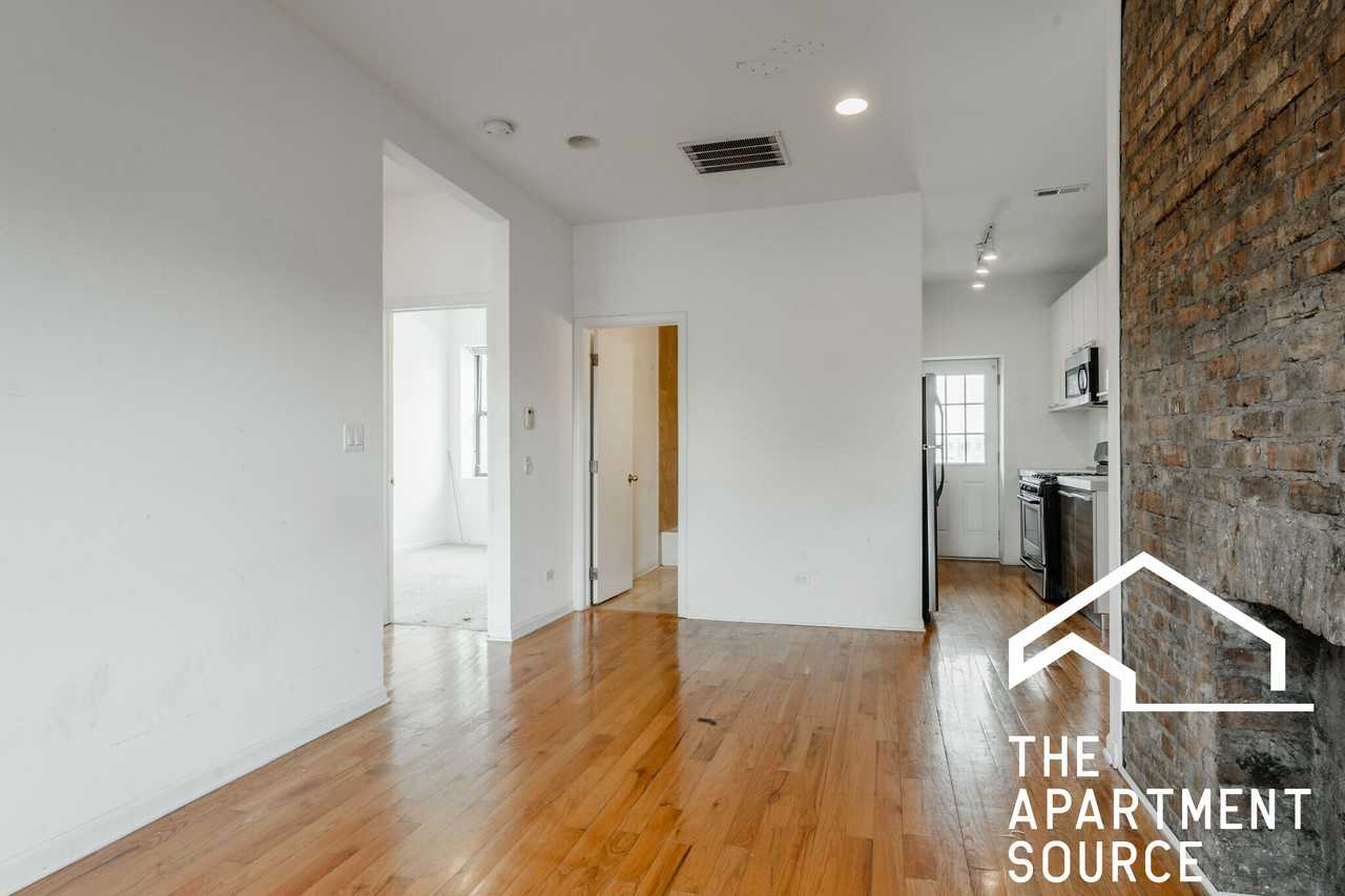 1212 W Foster Ave #3B - Photo 2 of 9