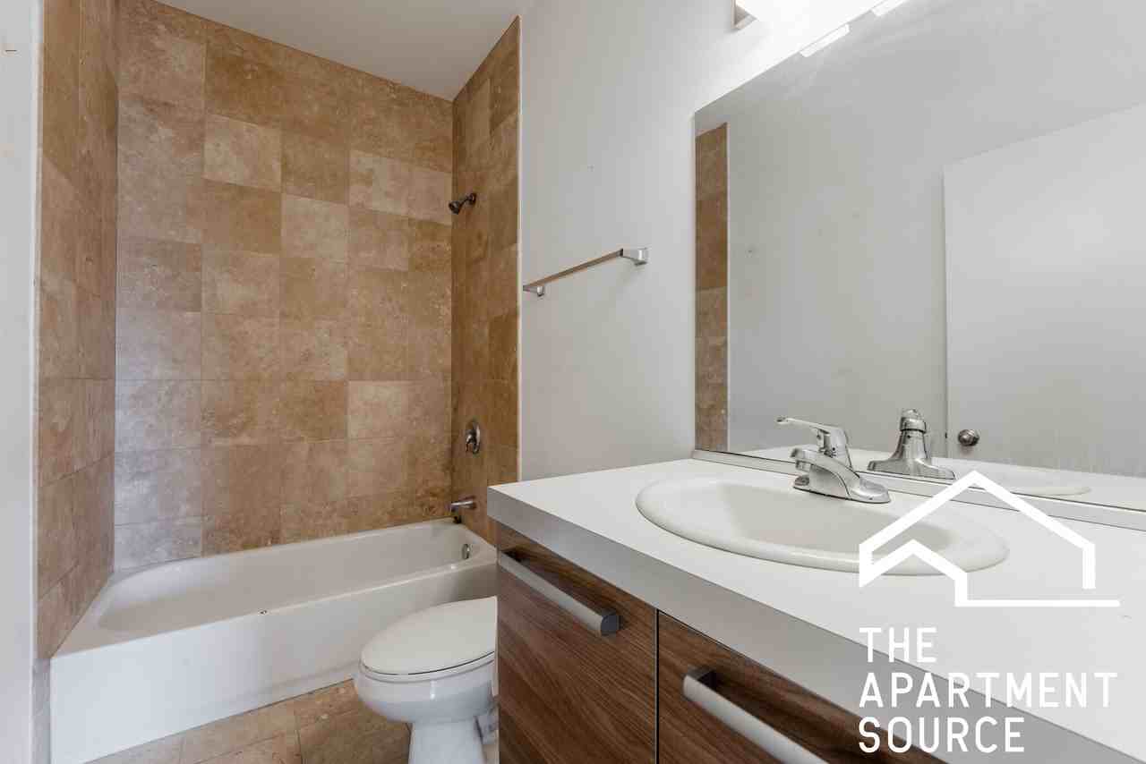 1212 W Foster Ave #3B - Photo 5 of 9