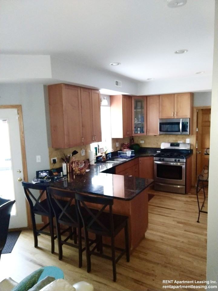 S Dorchester Ave #3D - Photo 2 of 15