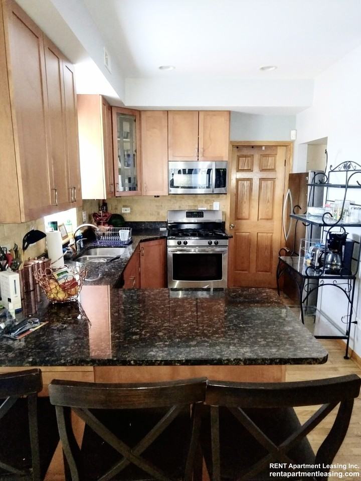 S Dorchester Ave #3D - Photo 3 of 15