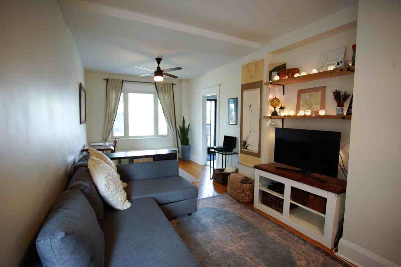 337 Blackthorn Avenue - Photo 3 of 20