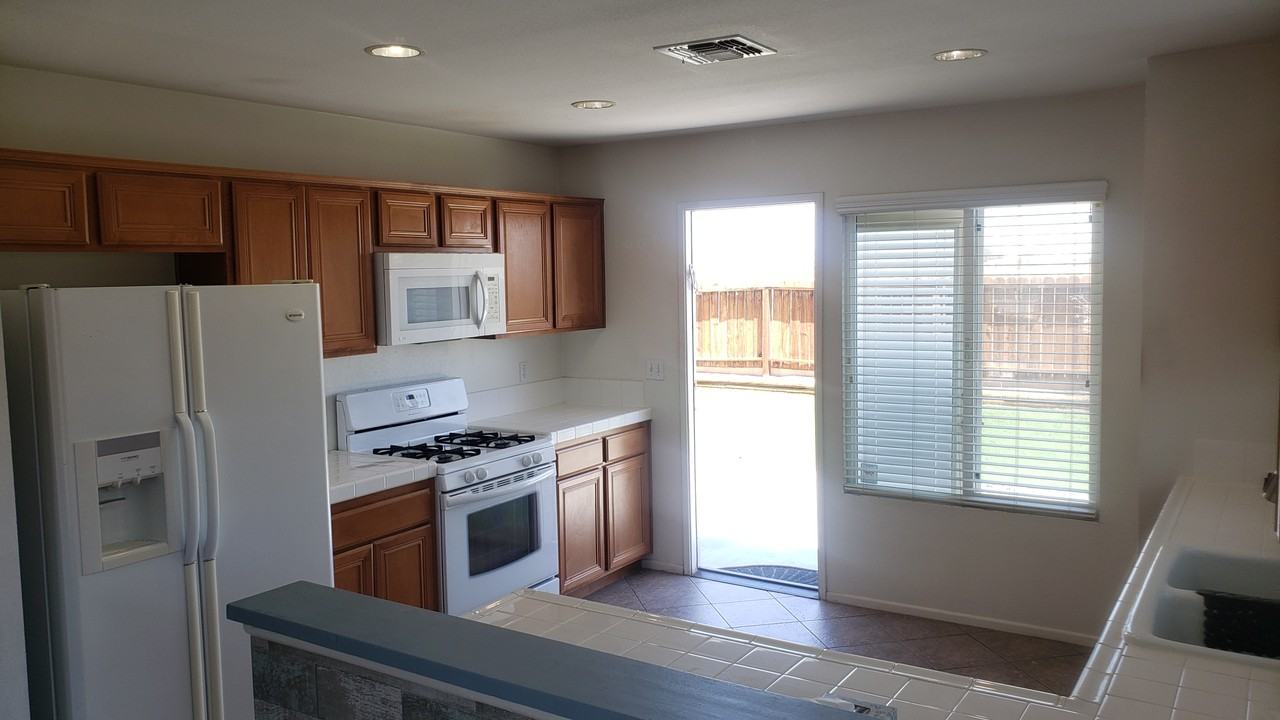 73470 Friendy Ave #1 - Photo 7 of 20