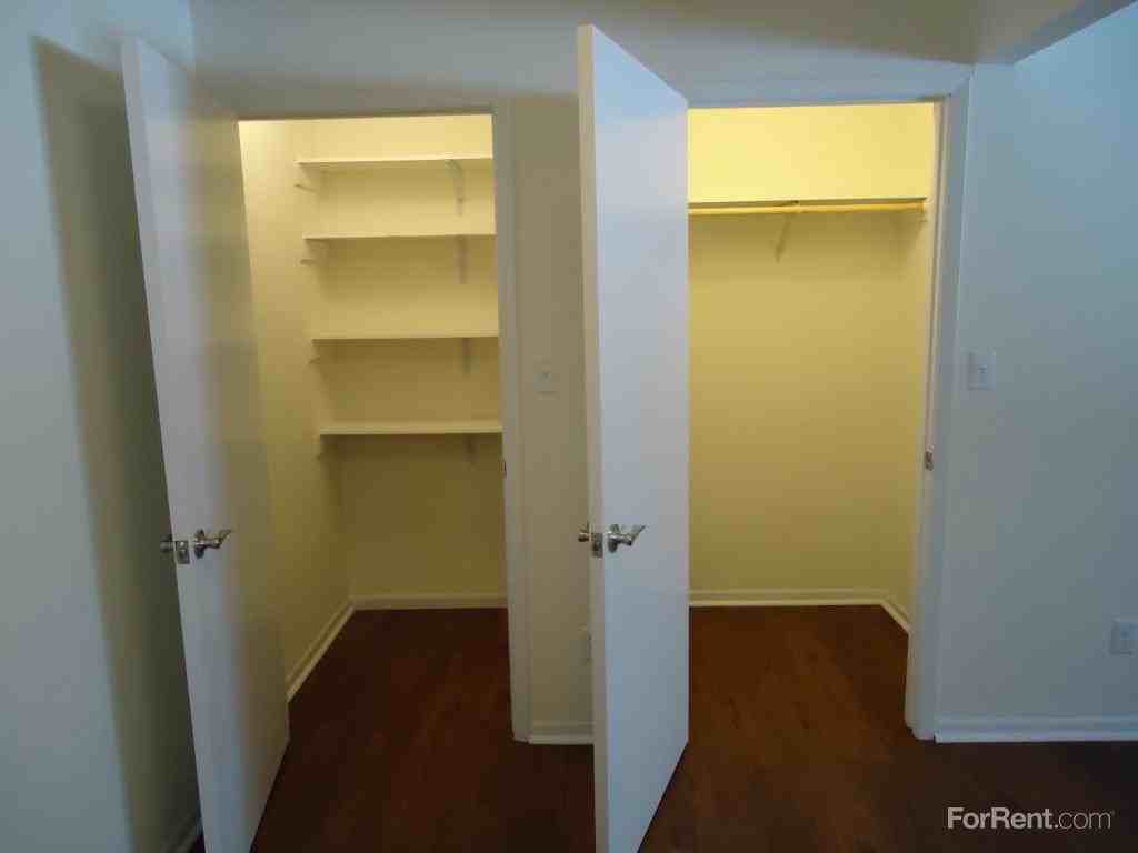 Washington Court Apartments - Photo 3 of 11