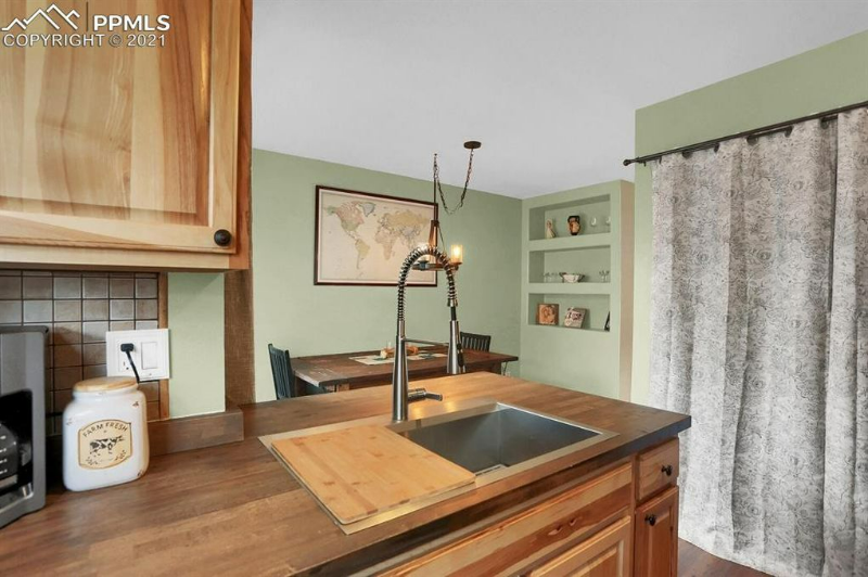 6066 Colony Cir - Photo 6 of 16