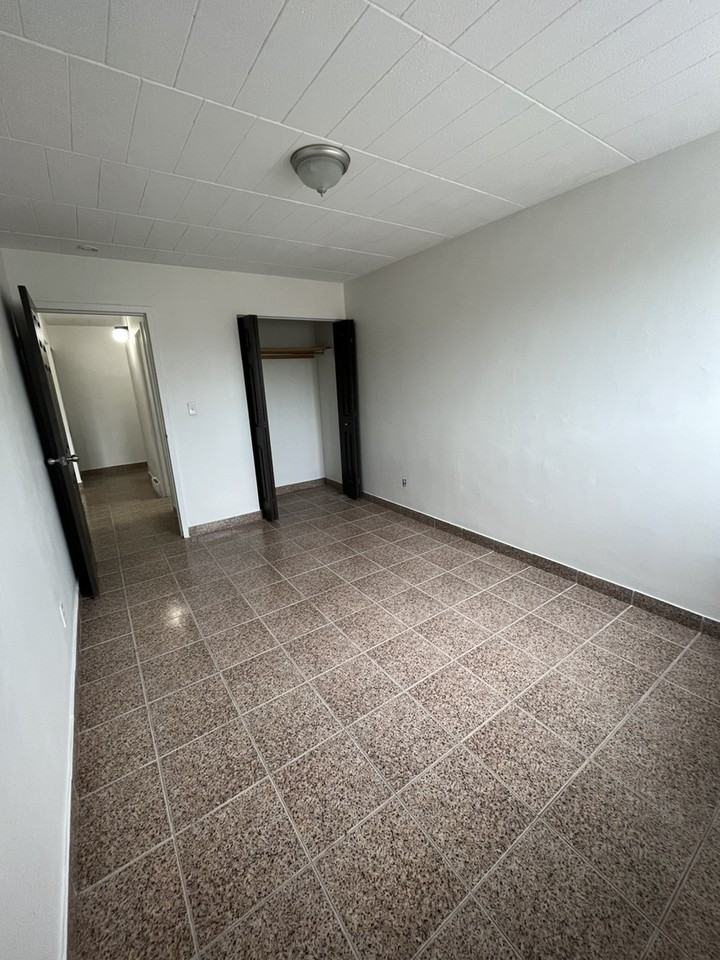 1264 Wyandotte St E - Photo 6 of 6