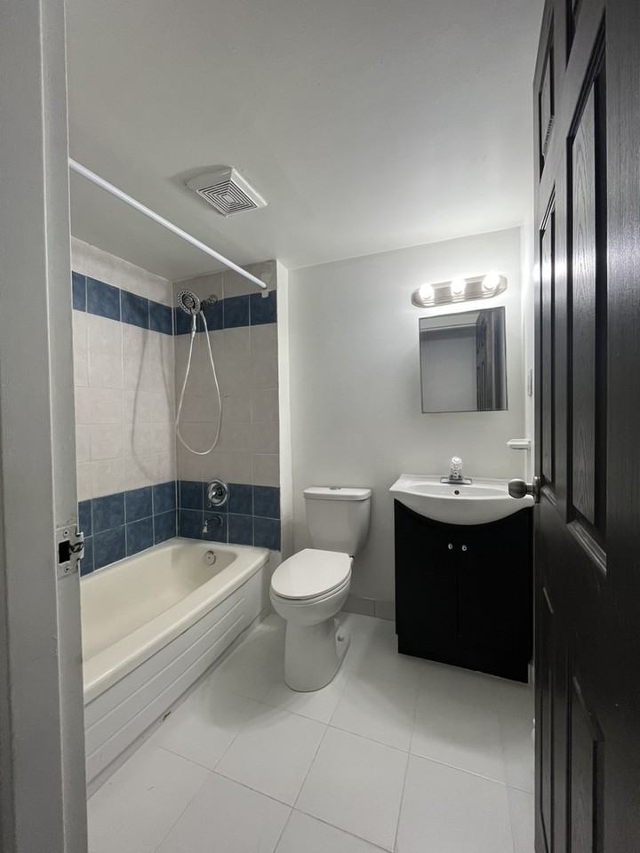 1264 Wyandotte St E - Photo 4 of 6