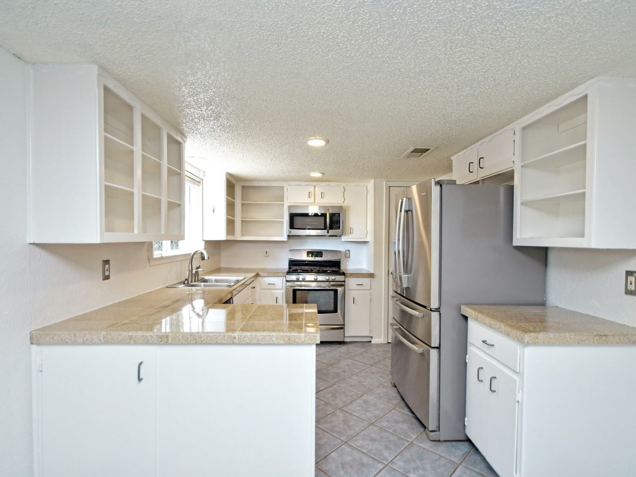 1109 Hermitage Dr #NA - Photo 3 of 17