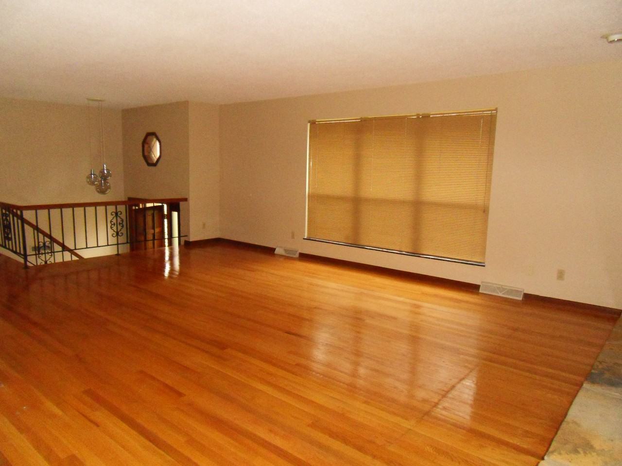 126 Wendover Cir #1 - Photo 5 of 12