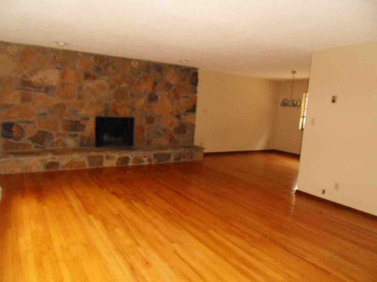 126 Wendover Cir #1 - Photo 6 of 12