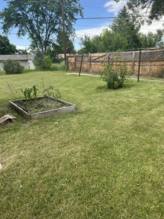 837 Franklin Ave - Photo 3 of 10