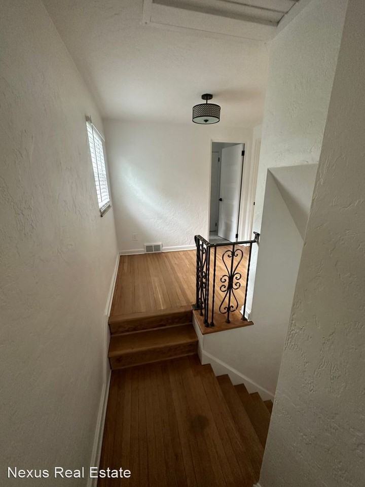 2352 Almont Ave - Photo 2 of 26