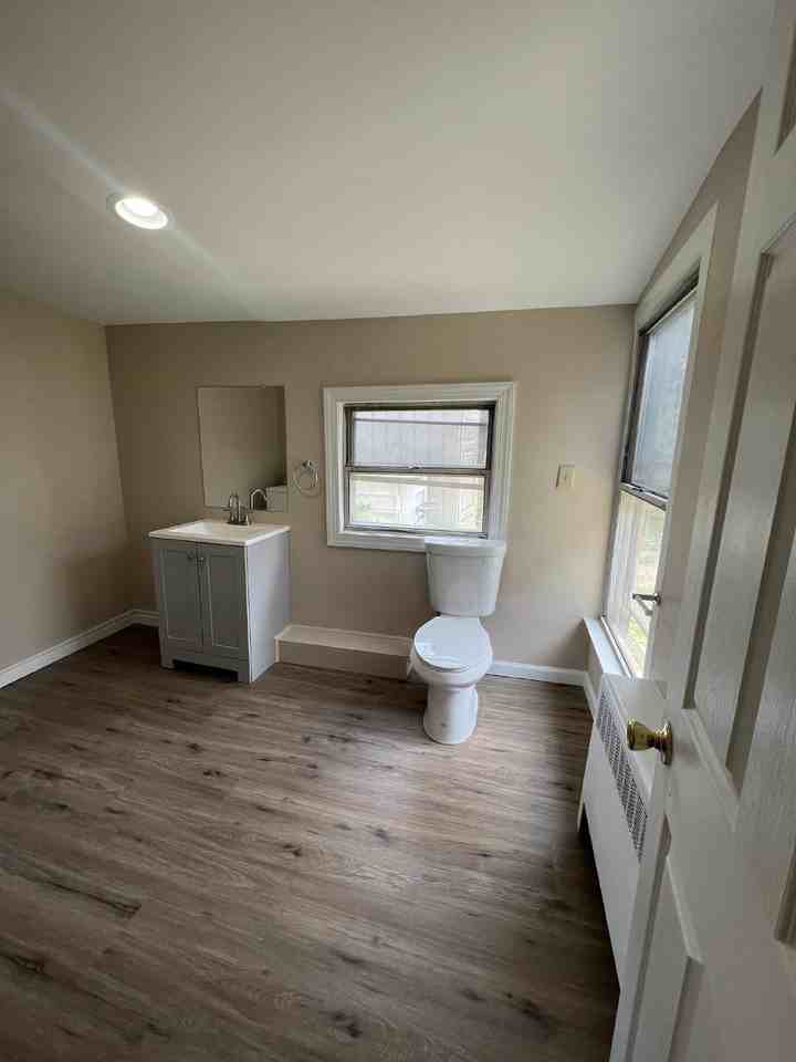 532 W Liberty St - Photo 3 of 21