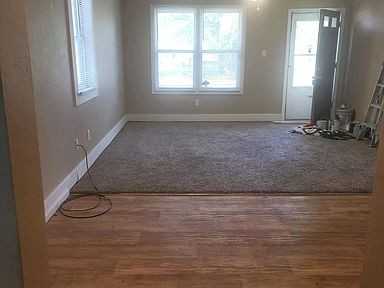 2617 Se Michigan Ave #NA - Photo 2 of 5