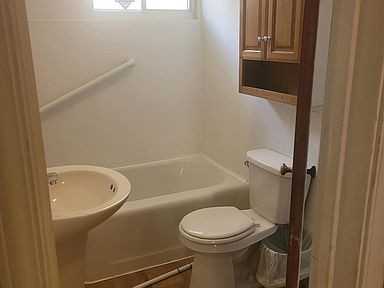 2617 Se Michigan Ave #NA - Photo 3 of 5