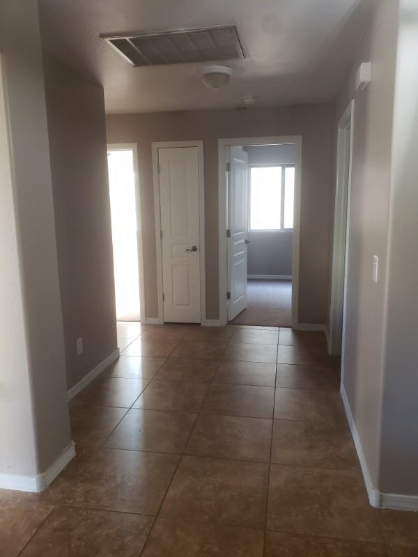 743 E Wolf Hollow Dr - Photo 4 of 20