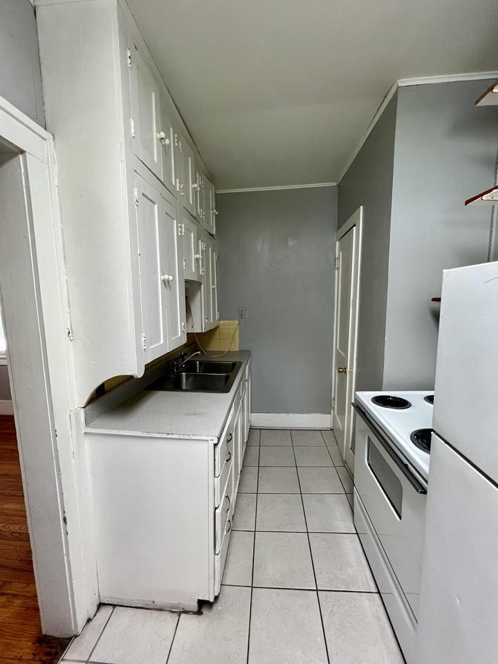 1501 Nw 42nd St #1 - Photo 7 of 16