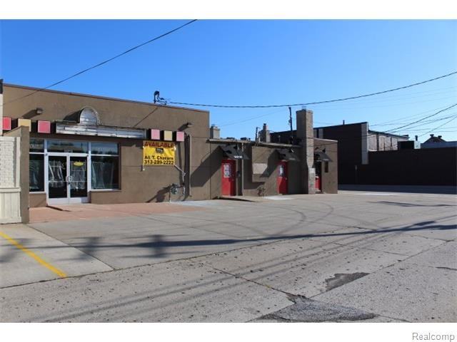 22713 Michigan Ave - Photo 2 of 11