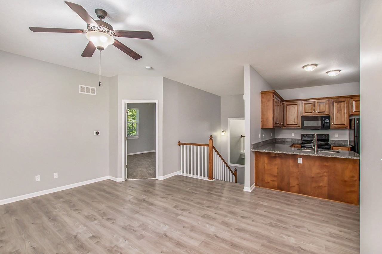 8321 N Nodaway Ave #8321 - Photo 6 of 26