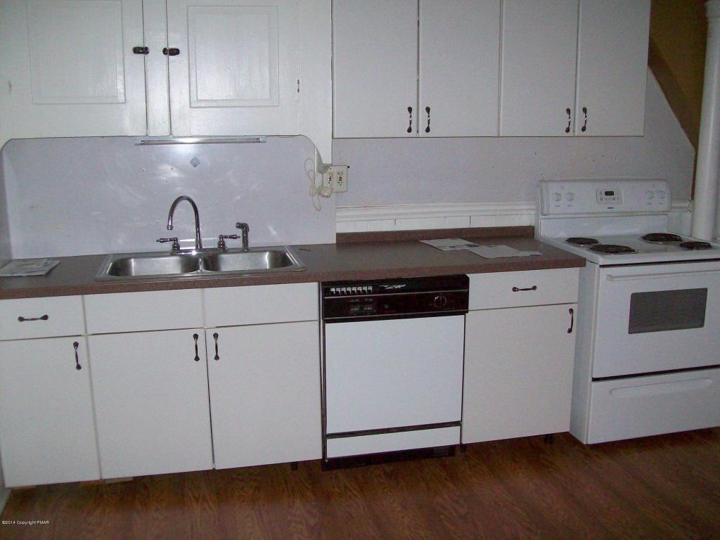 417 Pennsylvania Ave - Photo 2 of 14