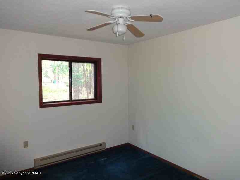 1094 Woodhaven Dr - Photo 3 of 17