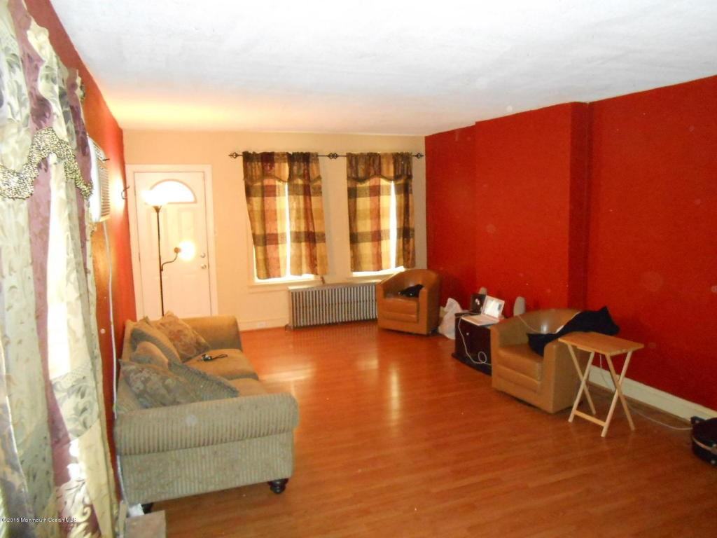 1146 Franklin St - Photo 2 of 12