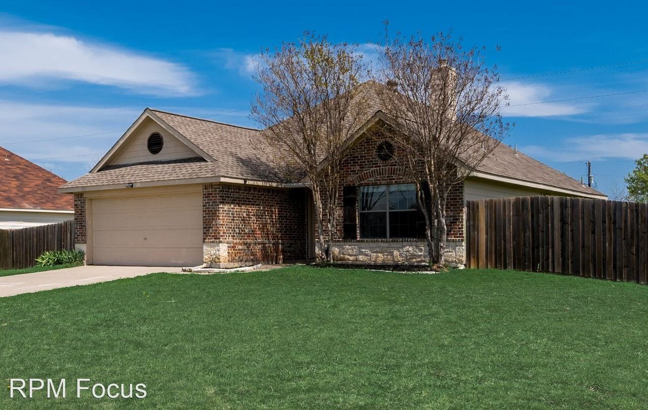 121 Price Cir - Photo 2 of 15