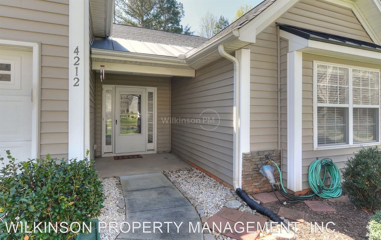 4212 Wiregrass Rd - Photo 2 of 33