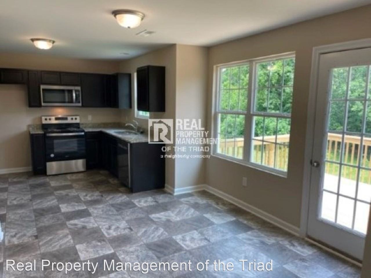 2805 Kings Mill Rd - Photo 3 of 20