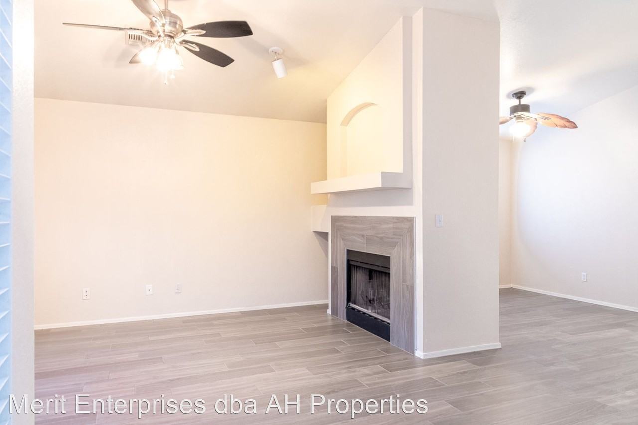 8802 N 114th Ave - Photo 3 of 18